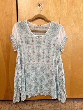 Johnny Was Mint and White Embroidered Short Sleeve Tunic